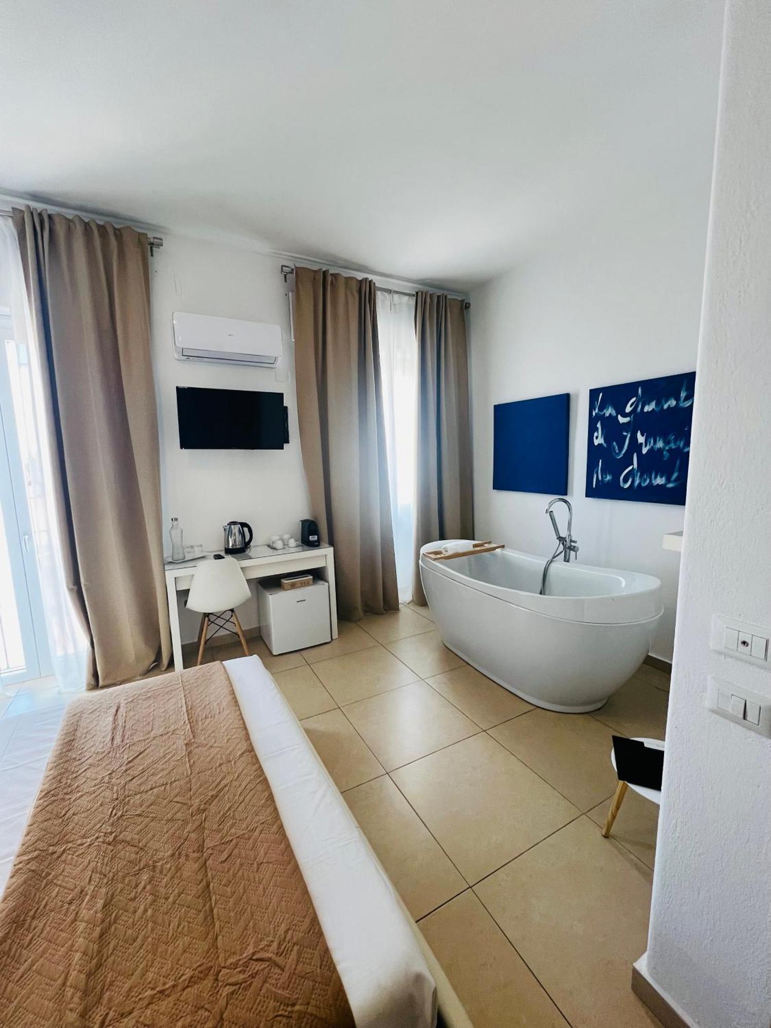 Les Chambres De Francoise Guest House Olbia Luaran gambar